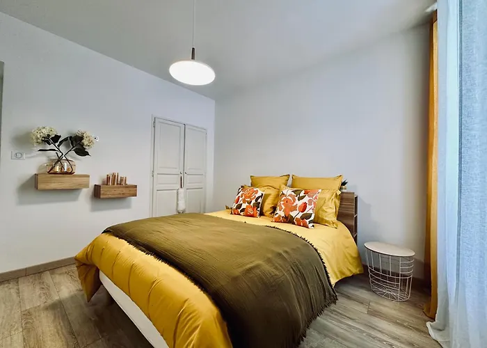 Magnifique Deux Pièces Au Cœur D Appartement *