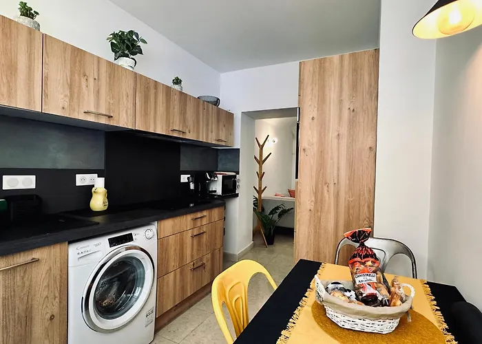 Magnifique Deux Pièces Au Cœur D Ajaccio (Corsica)